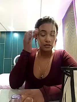 DollyBrowncc online show from April 14, 2026, 2:27 am