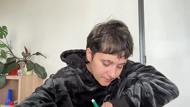 NIQUE TARAXX online show from September 22, 2025, 11:27 am