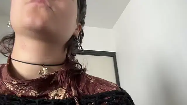 NIQUE TARAXX online show from September 29, 2025, 11:38 am