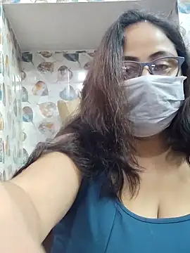 nisha 1110 online show from December 19, 2025, 3:03 pm