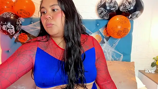 Snapshot of julieta_miller01 chatting on October 29, 2025, 11:31 am julieta miller01 online show from October 29, 2025, 11:31 am