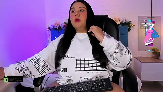 Snapshot of julieta_miller01 chatting on December 5, 2025, 6:17 pm julieta miller01 online show from December 5, 2025, 6:17 pm