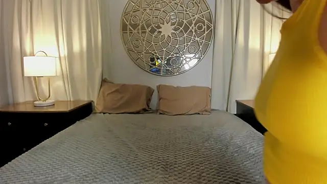 Snapshot of Bambi_cutee chatting on October 22, 2025, 11:42 am Bambi cutee online show from October 22, 2025, 11:42 am