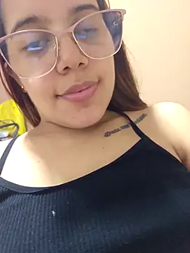 Snapshot of charlothee12 chatting on October 22, 2025, 4:23 am charlothee12 online show from October 22, 2025, 4:23 am