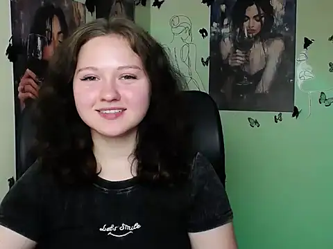 Snapshot of LadyAlice_ chatting on June 4, 2026, 6:18 am LadyAlice online show from June 4, 2026, 6:18 am