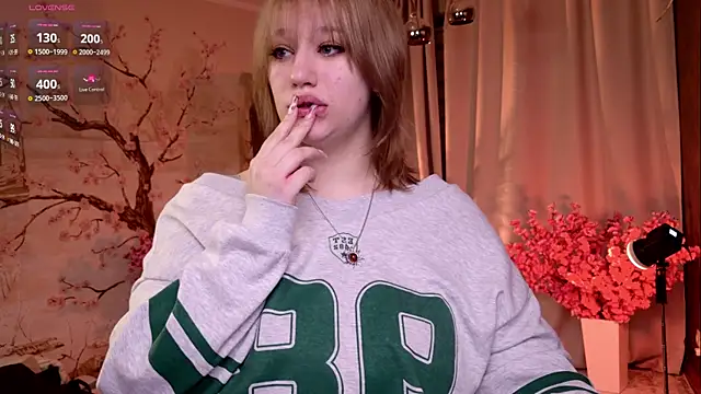 Morvelyn online show from November 20, 2025, 7:03 pm