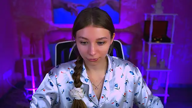 Snapshot of JulieDaniel chatting on September 22, 2025, 8:20 am JulieDaniel online show from September 22, 2025, 8:20 am