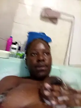 Snapshot of DarkBerryDiamond255 chatting on October 1, 2025, 5:28 pm DarkBerryDiamond255 online show from October 1, 2025, 5:28 pm