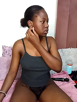 Snapshot of DarkBerryDiamond255 chatting on September 28, 2025, 7:54 pm DarkBerryDiamond255 online show from September 28, 2025, 7:54 pm