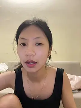 Snapshot of Lil-Gi chatting on October 4, 2025, 4:41 pm Lil-Gi online show from October 4, 2025, 4:41 pm