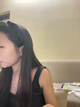 Snapshot of Lil-Gi chatting on October 8, 2025, 3:02 pm Lil-Gi online show from October 8, 2025, 3:02 pm