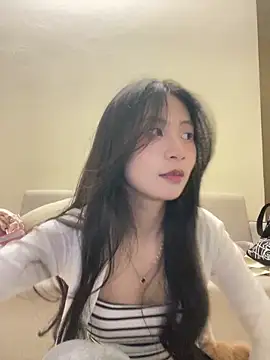 Snapshot of Lil-Gi chatting on November 15, 2025, 5:17 pm Lil-Gi online show from November 15, 2025, 5:17 pm