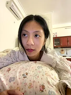 Snapshot of Lil-Gi chatting on November 20, 2025, 3:56 pm Lil-Gi online show from November 20, 2025, 3:56 pm