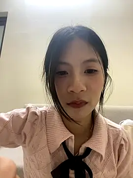 Snapshot of Lil-Gi chatting on September 19, 2025, 4:44 pm Lil-Gi online show from September 19, 2025, 4:44 pm