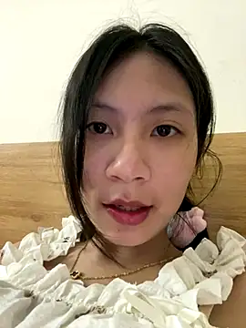 Snapshot of Lil-Gi chatting on September 15, 2025, 3:34 pm Lil-Gi online show from September 15, 2025, 3:34 pm