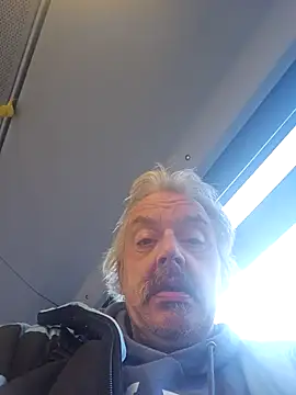 Snapshot of Fonse1860 chatting on December 19, 2025, 9:22 am Fonse1860 online show from December 19, 2025, 9:22 am