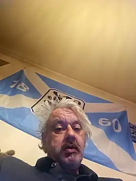 Snapshot of Fonse1860 chatting on December 21, 2025, 6:04 am Fonse1860 online show from December 21, 2025, 6:04 am