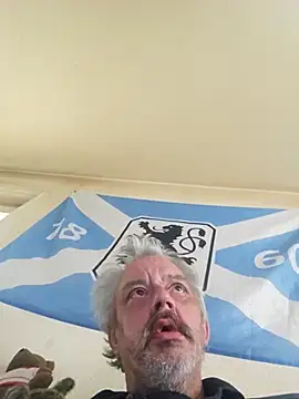 Snapshot of Fonse1860 chatting on November 6, 2025, 8:07 am Fonse1860 online show from November 6, 2025, 8:07 am