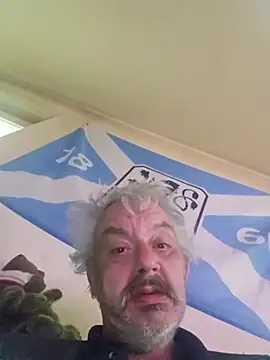 Snapshot of Fonse1860 chatting on November 24, 2025, 8:25 am Fonse1860 online show from November 24, 2025, 8:25 am