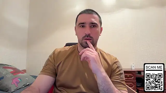 Snapshot of Hard_to_Obey chatting on May 12, 2026, 6:14 pm Hard to Obey online show from May 12, 2026, 6:14 pm