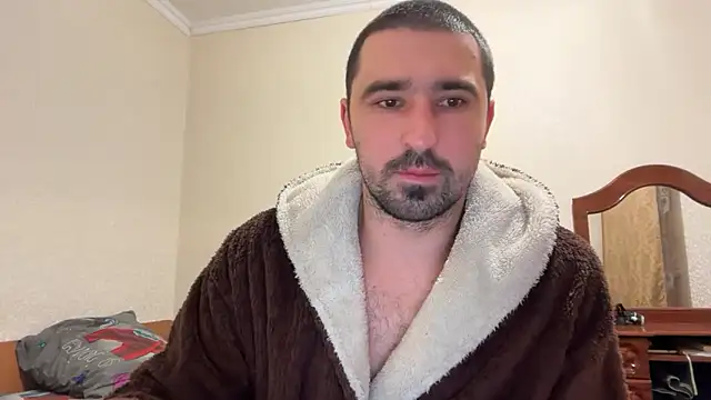 Snapshot of Hard_to_Obey chatting on January 6, 2026, 5:28 pm Hard to Obey online show from January 6, 2026, 5:28 pm