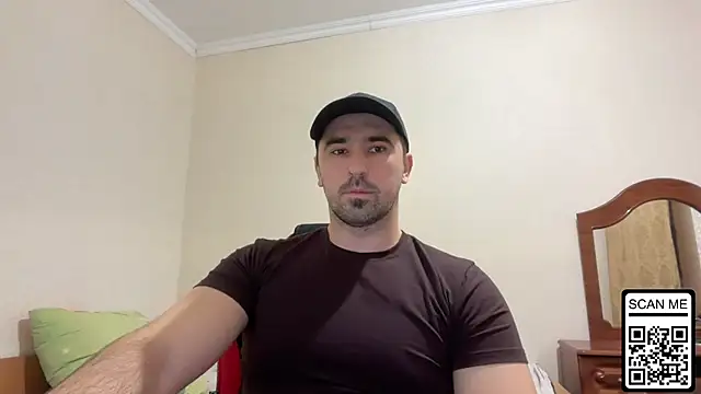 Snapshot of Hard_to_Obey chatting on December 17, 2025, 6:13 pm Hard to Obey online show from December 17, 2025, 6:13 pm