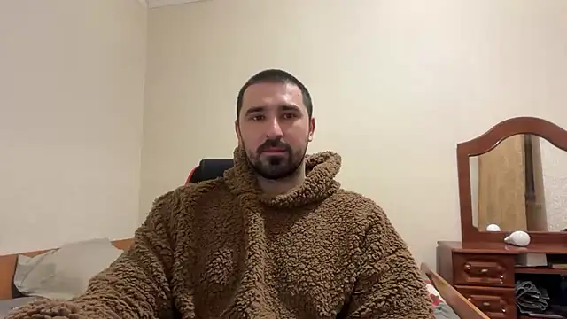 Snapshot of Hard_to_Obey chatting on February 8, 2026, 7:33 pm Hard to Obey online show from February 8, 2026, 7:33 pm