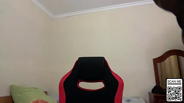 Snapshot of Hard_to_Obey chatting on December 16, 2025, 5:17 pm Hard to Obey online show from December 16, 2025, 5:17 pm