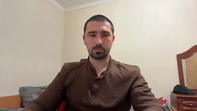 Snapshot of Hard_to_Obey chatting on January 7, 2026, 4:56 pm Hard to Obey online show from January 7, 2026, 4:56 pm