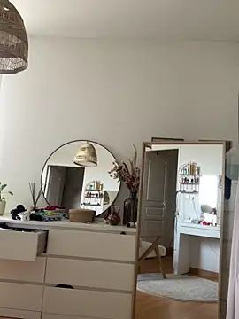 chloedlm5 online show from February 18, 2026, 9:50 am