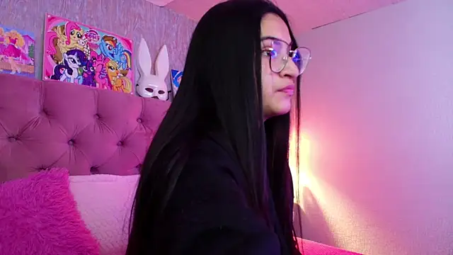 Snapshot of laurenelove chatting on February 23, 2026, 5:19 am laurenelove online show from February 23, 2026, 5:19 am