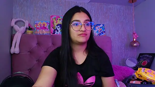 Snapshot of laurenelove chatting on February 27, 2026, 3:51 am laurenelove online show from February 27, 2026, 3:51 am