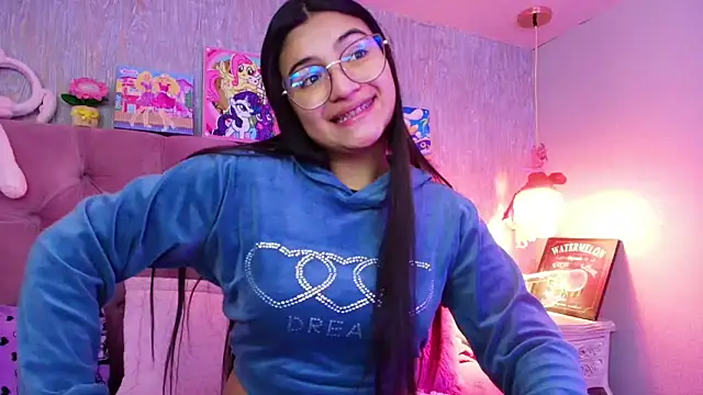 Snapshot of laurenelove chatting on February 20, 2026, 3:25 am laurenelove online show from February 20, 2026, 3:25 am