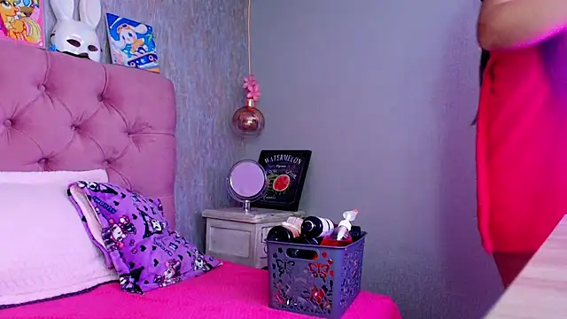 Snapshot of laurenelove chatting on February 5, 2026, 3:02 am laurenelove online show from February 5, 2026, 3:02 am