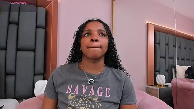 LisaMendez online show from February 12, 2026, 4:01 am