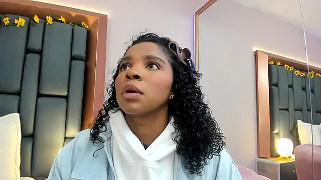 LisaMendez online show from January 15, 2026, 3:54 am