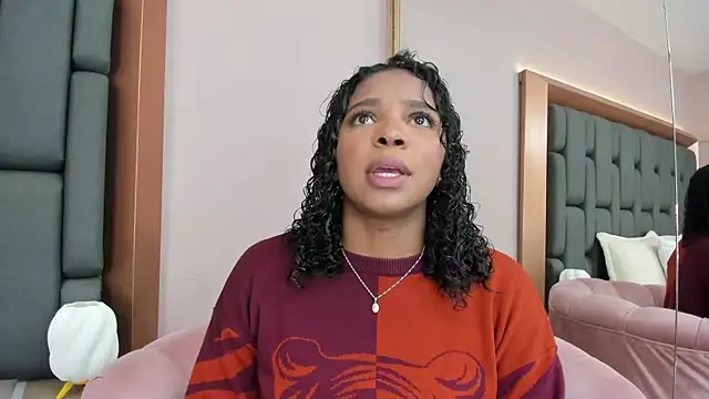 Snapshot of LisaMendez chatting on November 12, 2025, 3:54 am LisaMendez online show from November 12, 2025, 3:54 am