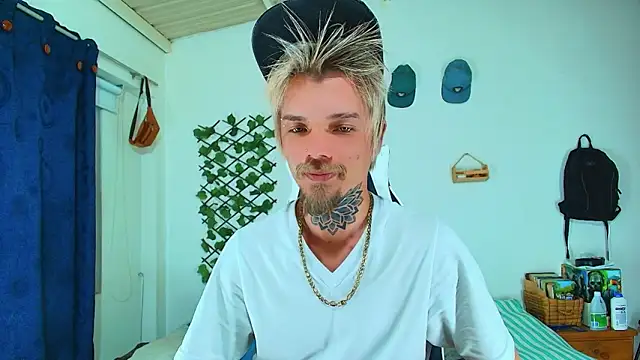 Snapshot of Gold_Loyal77 chatting on February 13, 2026, 11:27 pm Gold Loyal77 online show from February 13, 2026, 11:27 pm