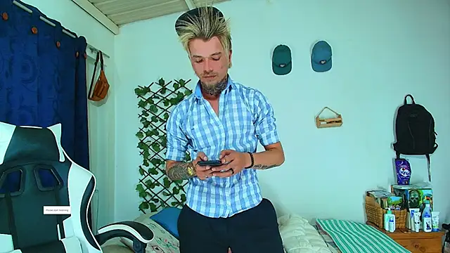 Snapshot of Gold_Loyal77 chatting on February 25, 2026, 6:02 am Gold Loyal77 online show from February 25, 2026, 6:02 am