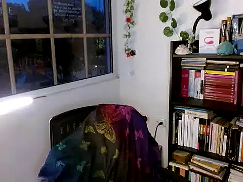 clitia xx online show from November 27, 2025, 10:43 pm