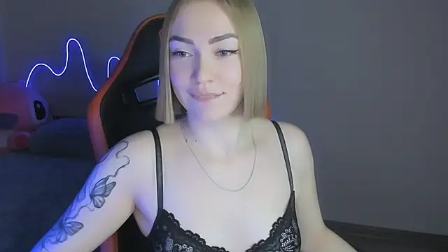 Snapshot of LaraKrein_lk chatting on November 21, 2025, 3:33 pm LaraKrein lk online show from November 21, 2025, 3:33 pm