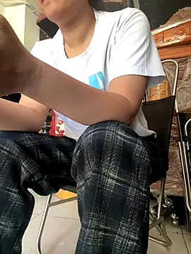 sharon-Hanna online show from November 26, 2025, 1:38 am