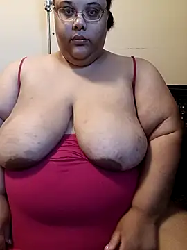 Snapshot of SexyBBW10790 chatting on September 27, 2025, 1:17 pm SexyBBW10790 online show from September 27, 2025, 1:17 pm