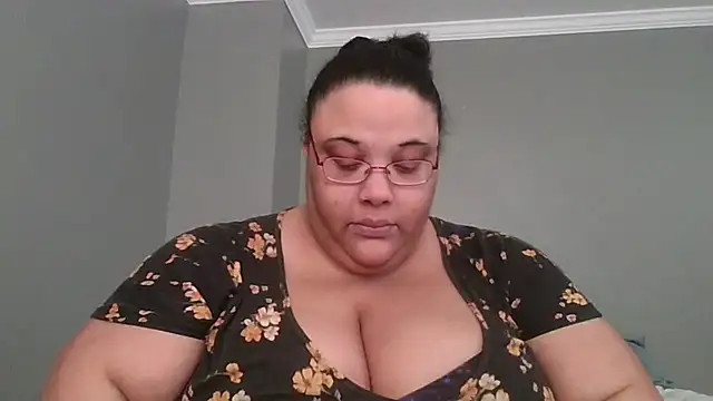 SexyBBW10790 online show from March 24, 2026, 2:06 pm