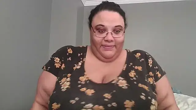 SexyBBW10790 online show from April 3, 2026, 2:12 pm