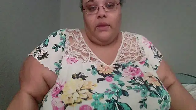 SexyBBW10790 online show from April 4, 2026, 2:12 pm