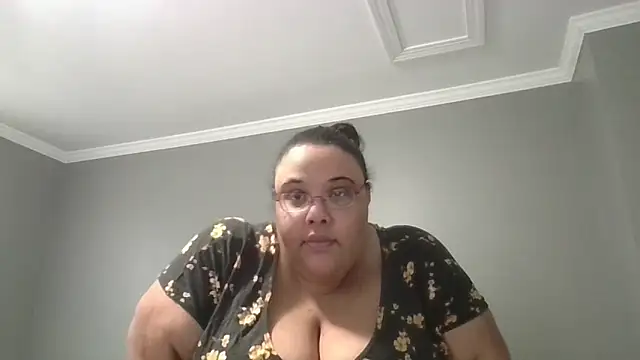 SexyBBW10790 online show from February 11, 2026, 3:23 pm