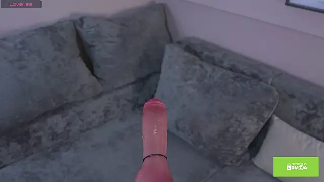 Snapshot of bllowwoww chatting on October 26, 2025, 8:26 am bllowwoww online show from October 26, 2025, 8:26 am