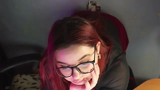 Snapshot of RelykaMeow chatting on December 7, 2024, 2:47 am RelykaMeow online show from December 7, 2024, 2:47 am