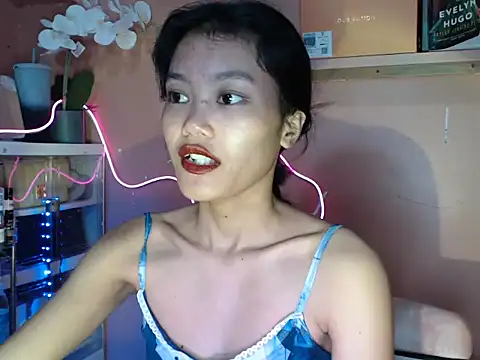 Snapshot of skinny_gracie chatting on October 29, 2025, 5:39 am skinny gracie online show from October 29, 2025, 5:39 am